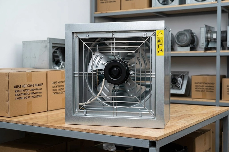 quạt thông gió công nghiệp 300x300